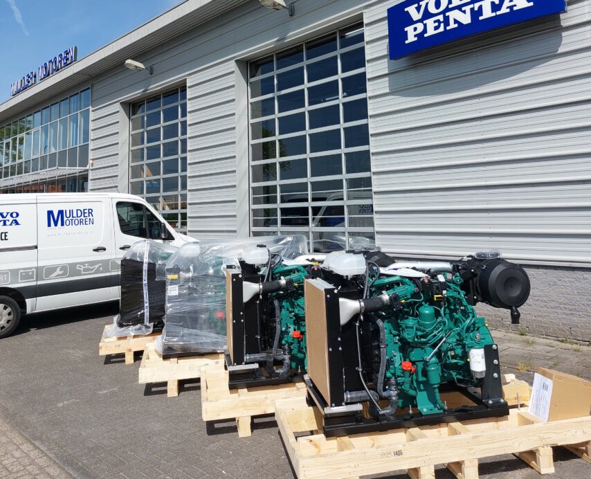 Klaar voor transport, 4 stuks Volvo Penta TAD582-83 VE.