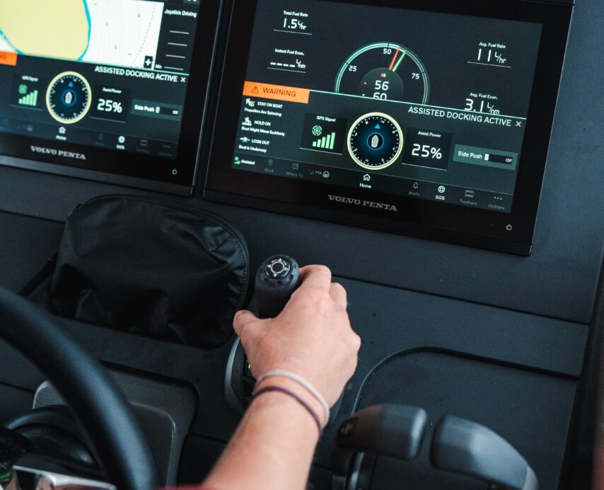 We maken het u gemakkelijk met Volvo Penta Assisted Docking